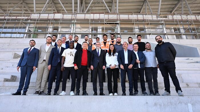 Kahramanmaraş Stadyumu’na Türk Futbolunun Efsanelerinden Tam Not.